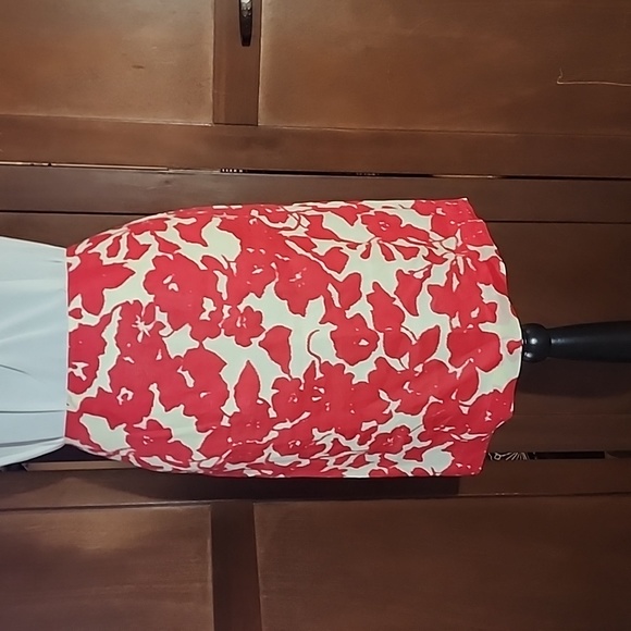 ANN TAYLOR Petites NWOT Red and Cream Floral Skirt Size 2P - Picture 1 of 5